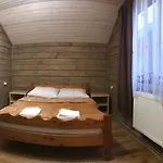 Дом отдыха гірські будиночки Ждениево