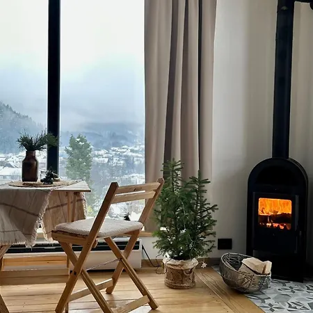 Feriehus гірські будиночки Zhdenijevo