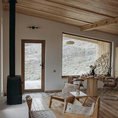 Dom wakacyjny гірські будиночки Żdenijewo